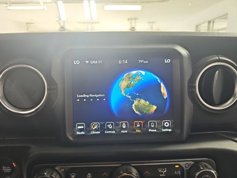 Used 2020 Jeep Wrangler Unlimited Sahara w/ Dual Top Group AWD/4WD image 26