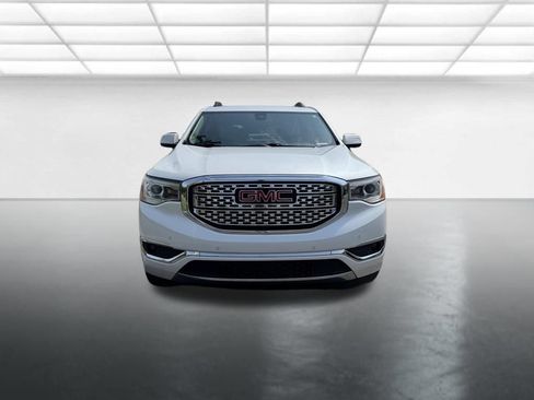 Used 2019 GMC Acadia Denali w/ Technology Package FWD image 11