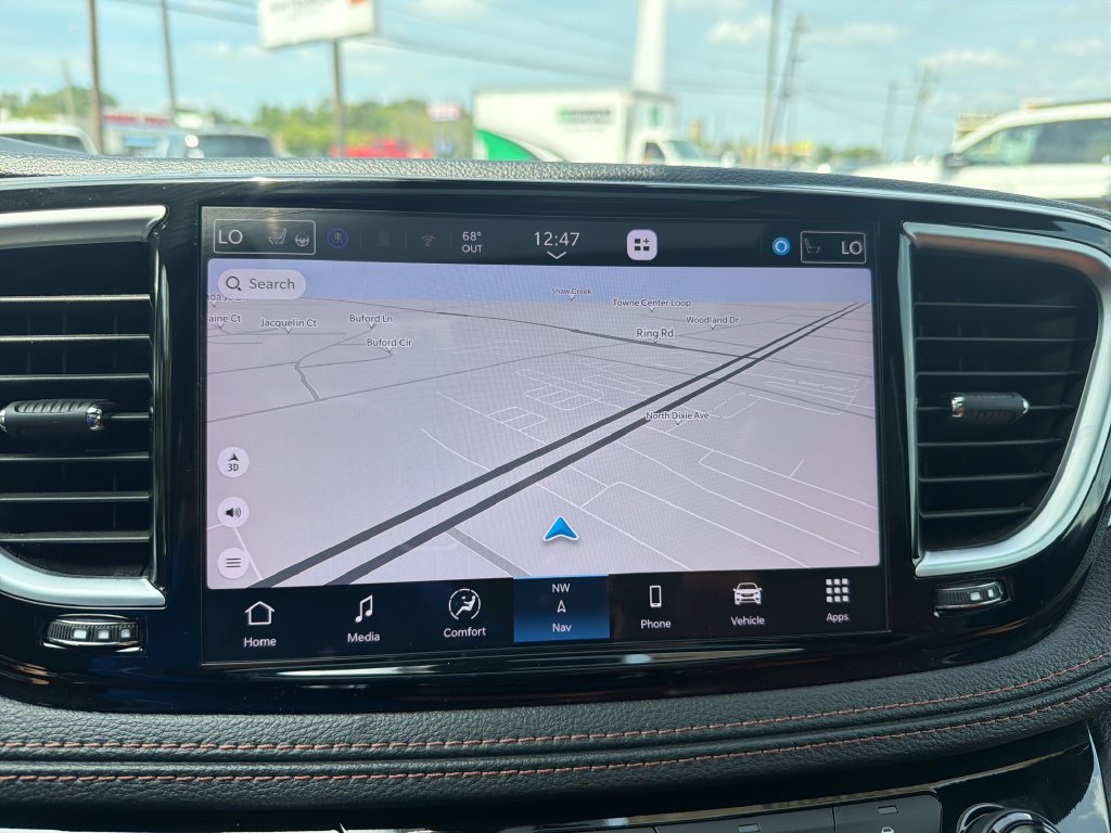Used 2026 Chrysler Pacifica Pinnacle FWD image 23