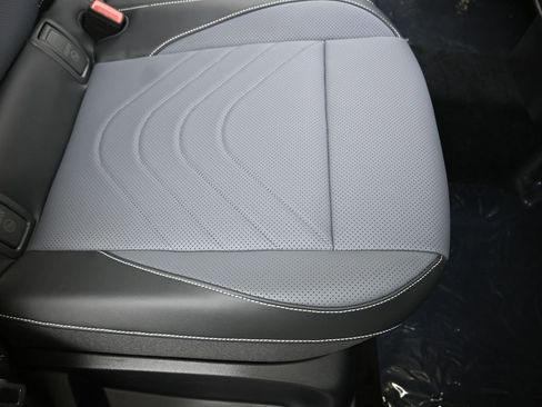 New 2026 Volkswagen Tiguan SE R-Line AWD/4WD image 16