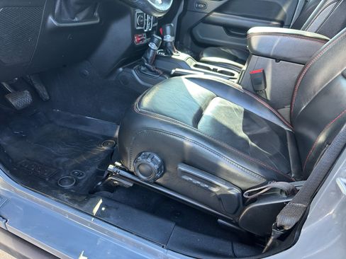 Used 2018 Jeep Wrangler Unlimited Rubicon image 18