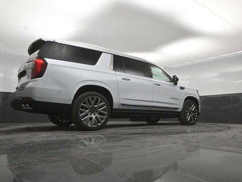 New 2026 GMC Yukon XL Denali Ultimate AWD/4WD image 38