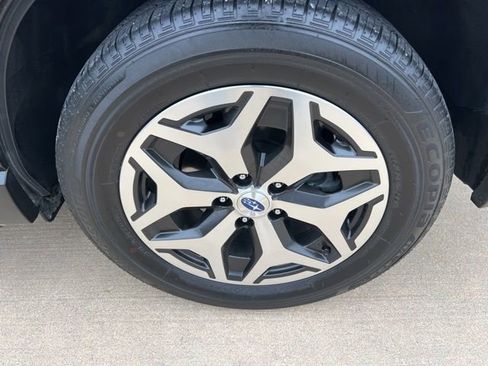 Used 2024 Subaru Forester Premium image 10