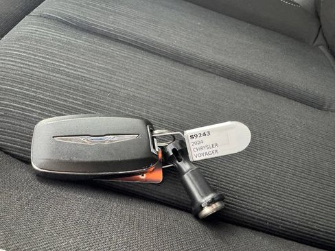 Used 2024 Chrysler Voyager LX FWD image 2
