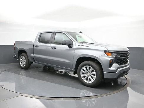 New 2026 Chevrolet Silverado 1500 Custom w/ LPO, Dark Essentials Package image 7