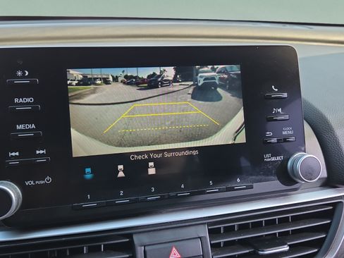 Used 2019 Honda Accord LX image 28
