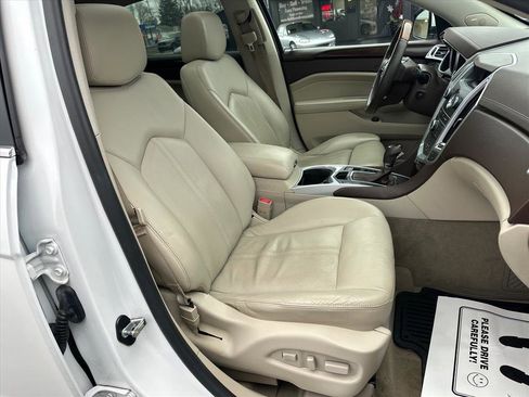 Used 2011 Cadillac SRX Luxury image 25