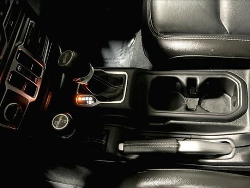 Used 2022 Jeep Wrangler Unlimited Sahara w/ Cold Weather Group image 41