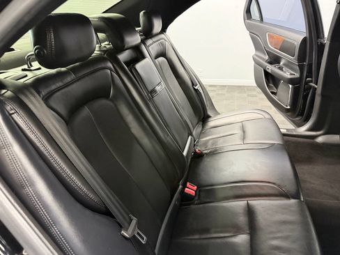Used 2017 Lincoln Continental Select AWD/4WD image 45
