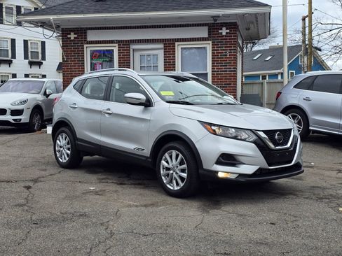 Used 2020 Nissan Rogue Sport SV w/ All-Weather Package AWD/4WD image 1