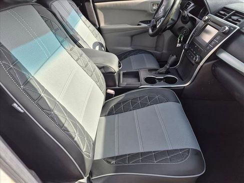 Used 2015 Toyota Camry SE FWD image 19
