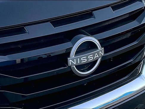 Used 2024 Nissan Pathfinder Platinum image 30