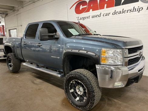Used 2010 Chevrolet Silverado 2500 LT w/ Interior Plus Package image 2