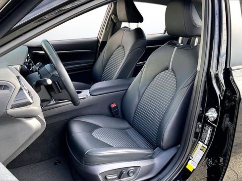 Used 2023 Toyota Camry SE w/ Convenience Package image 19