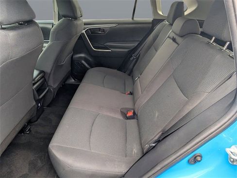 Used 2021 Toyota RAV4 LE image 13
