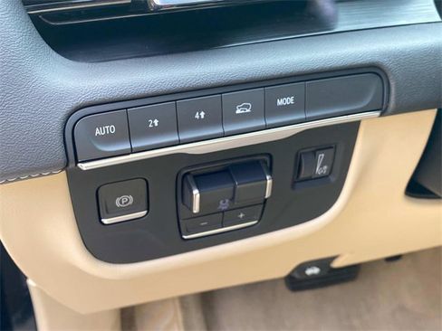 Used 2023 Cadillac Escalade Premium Luxury w/ Performance Package image 18