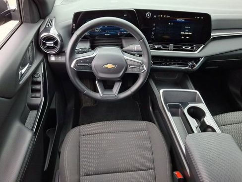 Used 2025 Chevrolet Equinox LT FWD image 11