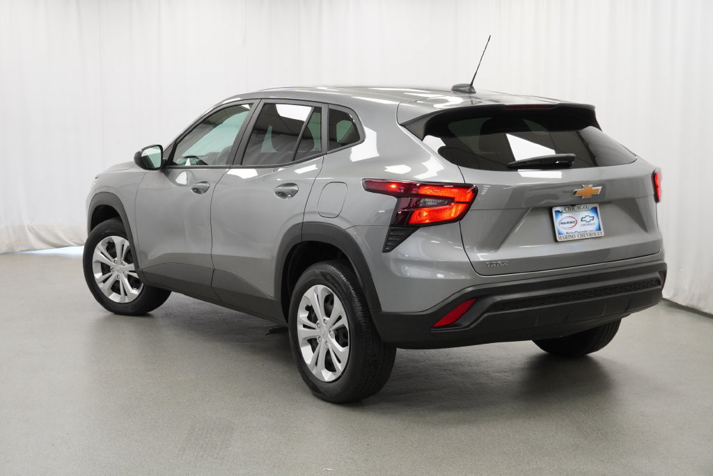 Used 2024 Chevrolet Trax LS w/ Driver Confidence Package FWD image 21