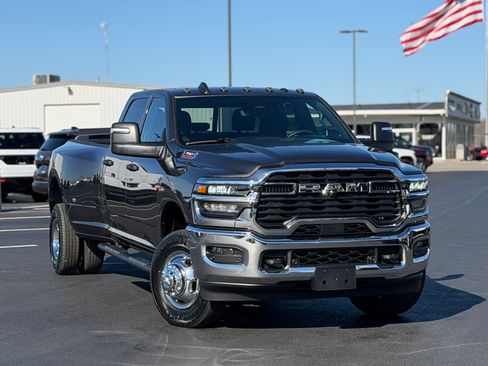 New 2026 RAM 3500 Tradesman AWD/4WD image 3
