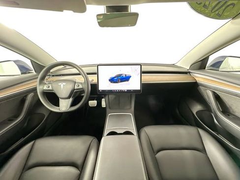 Used 2023 Tesla Model 3 Performance image 3