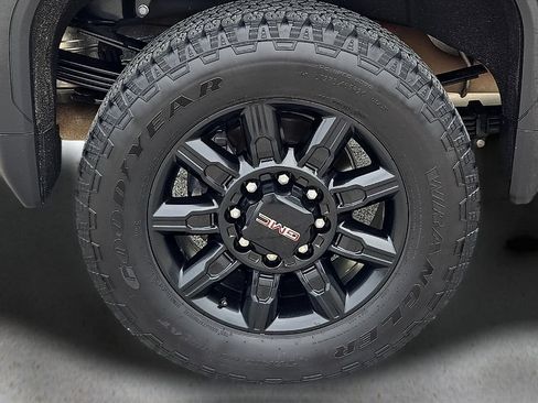 Used 2024 GMC Sierra 3500 AT4 w/ AT4 Premium Plus Package AWD/4WD image 8