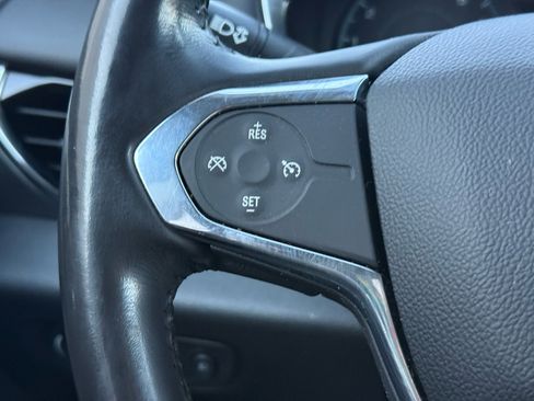 Used 2019 Chevrolet Traverse LT image 16