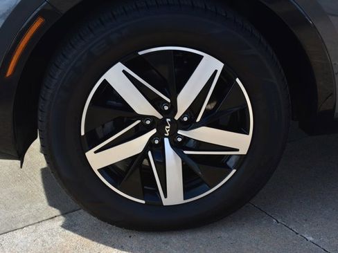 Used 2022 Kia Sorento S image 9