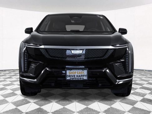Used 2025 Cadillac Optiq Luxury 2 w/ LPO, Floor Liner Package AWD/4WD image 13