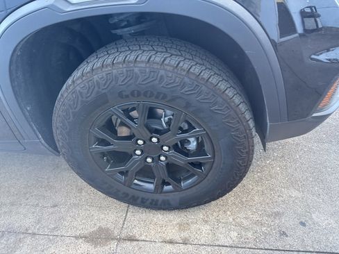 Used 2025 GMC Acadia AT4 w/ LPO, Floor Liner Package image 3