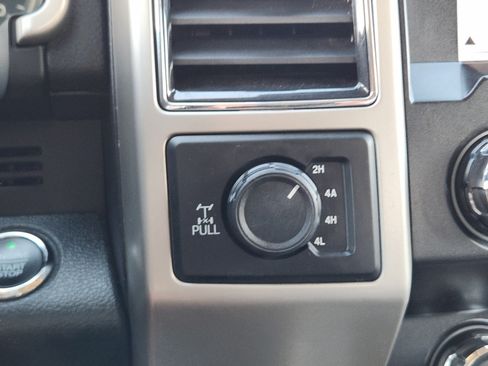 Used 2019 Ford F150 Lariat AWD/4WD image 23