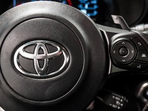 Used 2022 Toyota GR86 Premium image 10