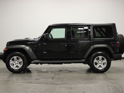 Used 2022 Jeep Wrangler Sport image 5
