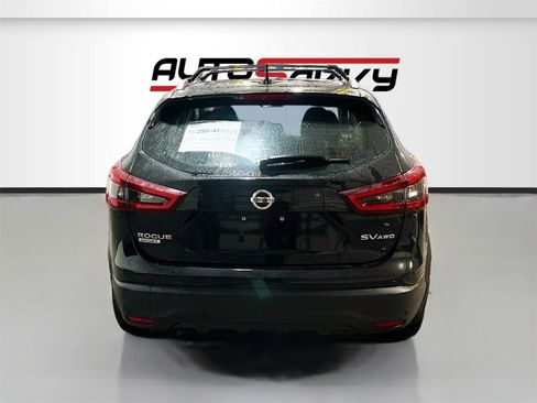 Used 2020 Nissan Rogue Sport SV image 6