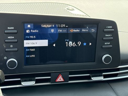 New 2026 Hyundai Elantra Hybrid FWD image 18
