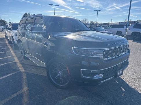 Used 2023 Jeep Wagoneer Series II image 4