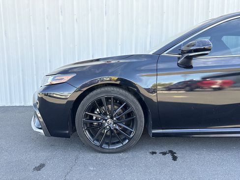 Used 2022 Toyota Camry XSE image 3