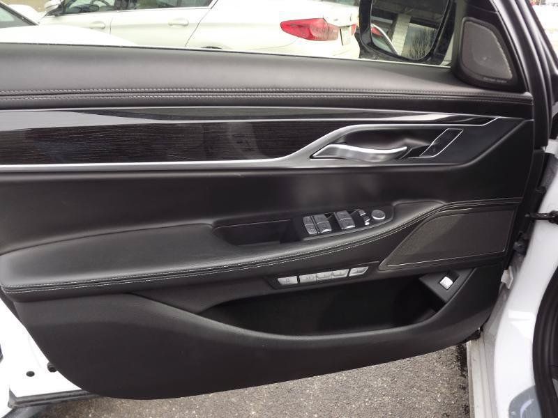 Used 2018 BMW 750i xDrive AWD/4WD image 11