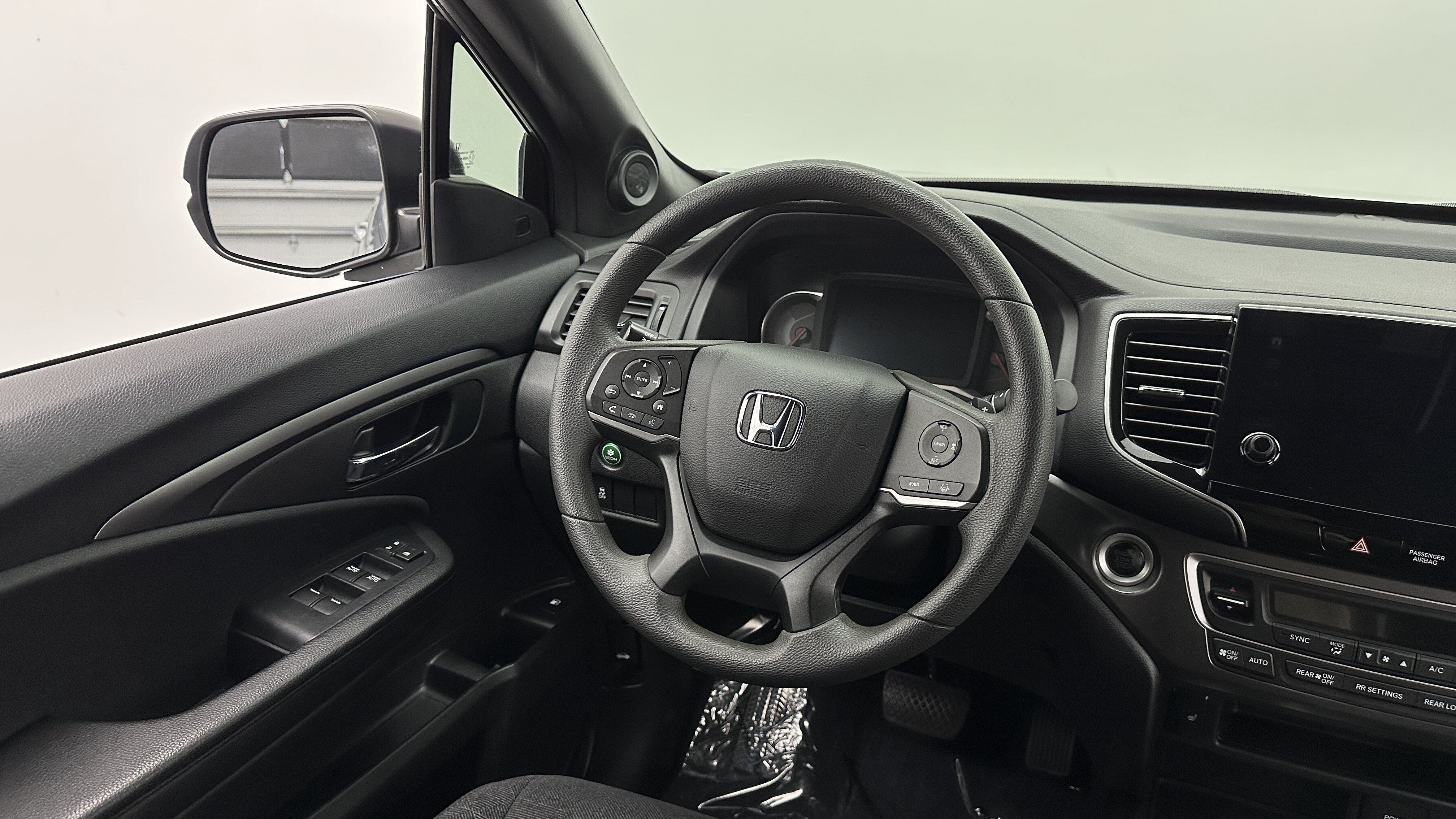 Used 2022 Honda Pilot Sport image 32