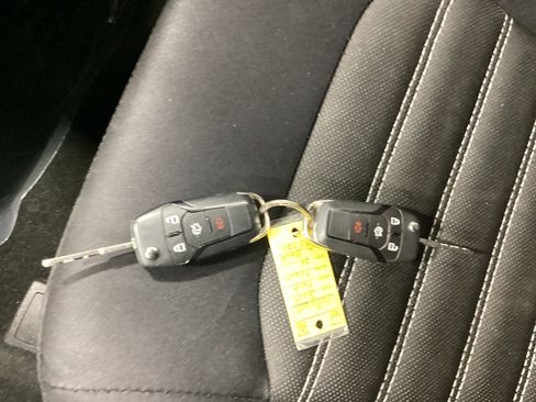 Used 2014 Ford Fusion SE FWD image 29