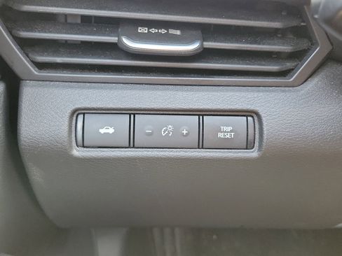 Used 2024 Nissan Altima 2.5 SV image 23