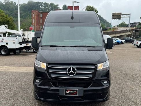Used 2023 Mercedes-Benz Sprinter 3500 image 8