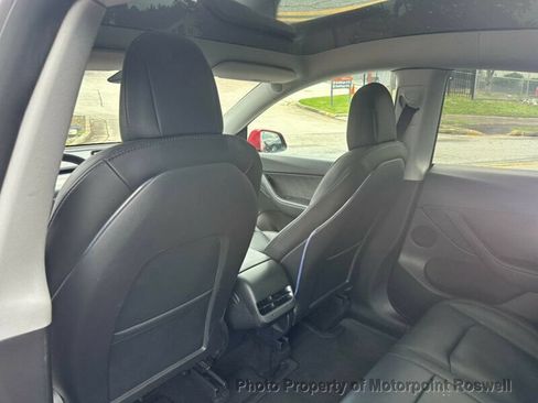 Used 2022 Tesla Model Y Performance AWD/4WD image 18