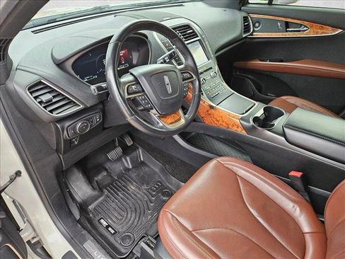 Used 2020 Lincoln Nautilus Reserve w/ Equipment Group 201A image 9