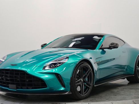 Used 2025 Aston Martin V8 Vantage Coupe image 5