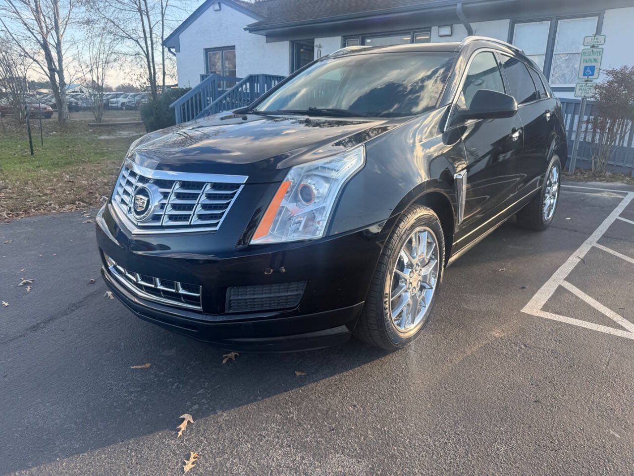 Used 2014 Cadillac SRX Luxury w/ Driver Awareness Package FWD image 4