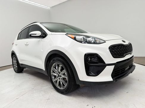 Certified 2022 Kia Sportage Nightfall Edition w/ Nightfall Fwd Premium Package image 11