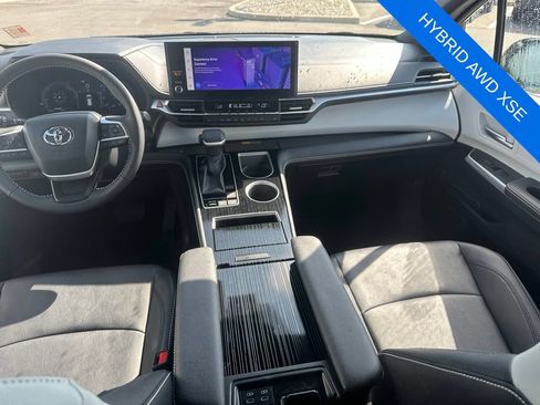 Used 2026 Toyota Sienna XSE AWD/4WD image 28