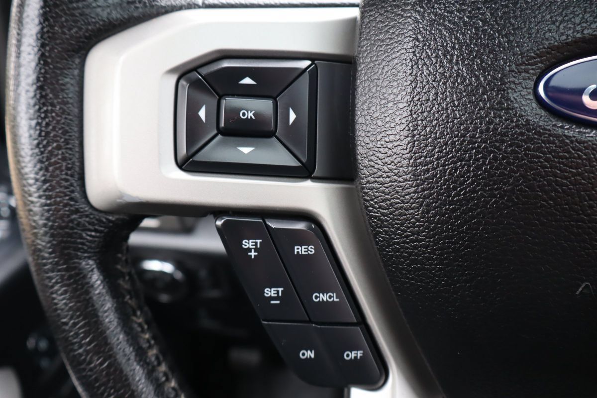 Used 2015 Ford F150 Lariat w/ Equipment Group 502A Luxury AWD/4WD image 30