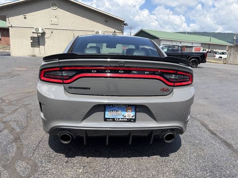 Used 2018 Dodge Charger R/T Scat Pack w/ Dynamics Package RWD image 8