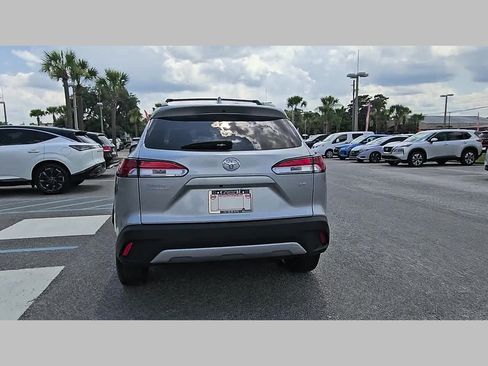 Used 2022 Toyota Corolla Cross LE w/ Moonroof Package FWD image 31